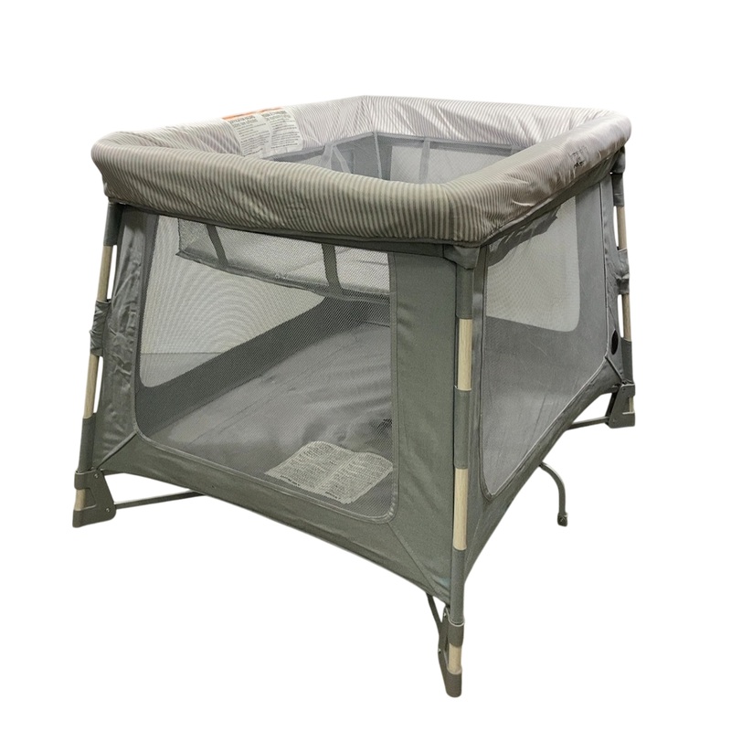 Maxi-Cosi Swift Play Yard, Wheaton Stripe