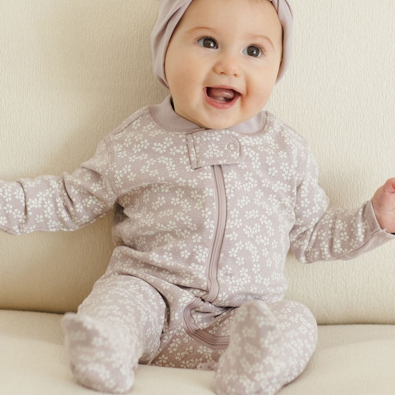 Quincy Mae – Organic Zip Long Sleeve Footie – Lavender Ditsy