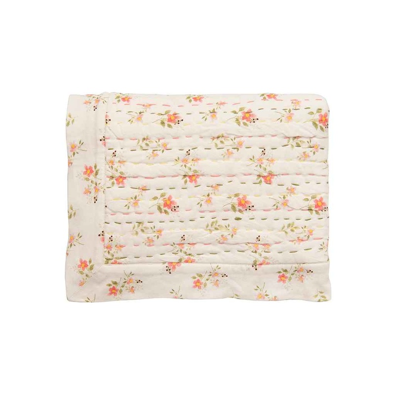 Tiny Petals Quilt Gift Set