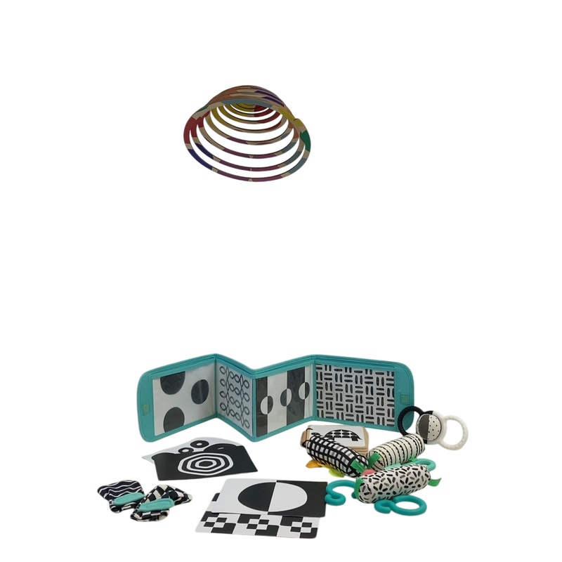 Lovevery The Looker Play Kit