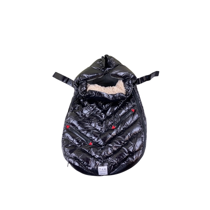 7 A.M. Enfant Polar Igloo Footmuff, Black Polar/Plush