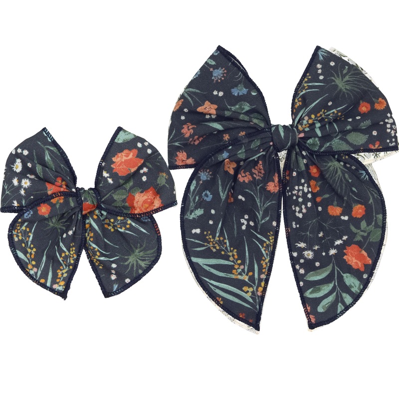 Heirloom Bow – Navy Floral Clip