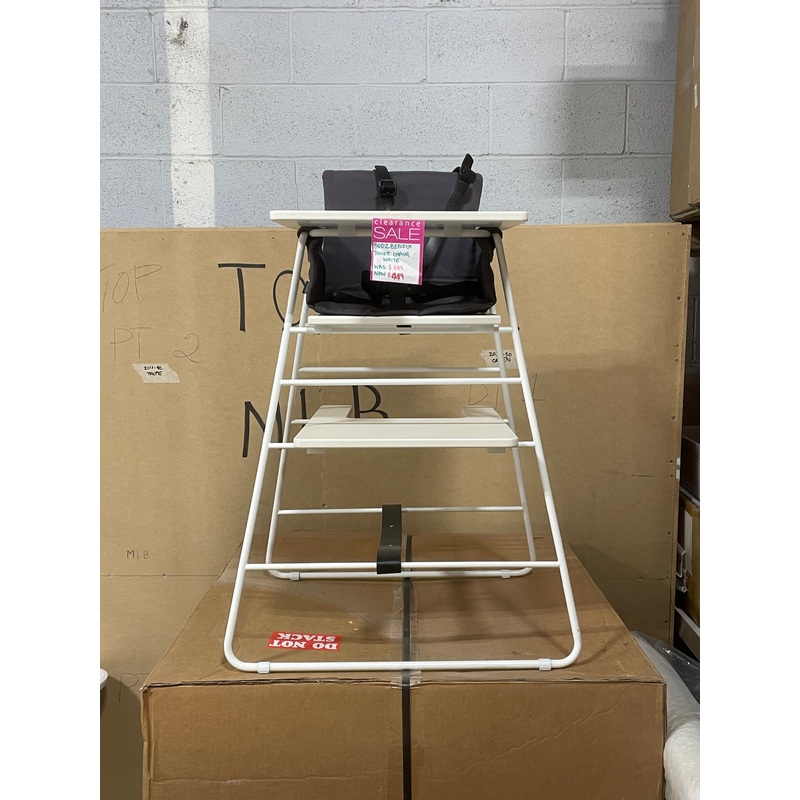 *FLOOR MODEL* BudtzBendix TOWER Chair – White with Black Leather
