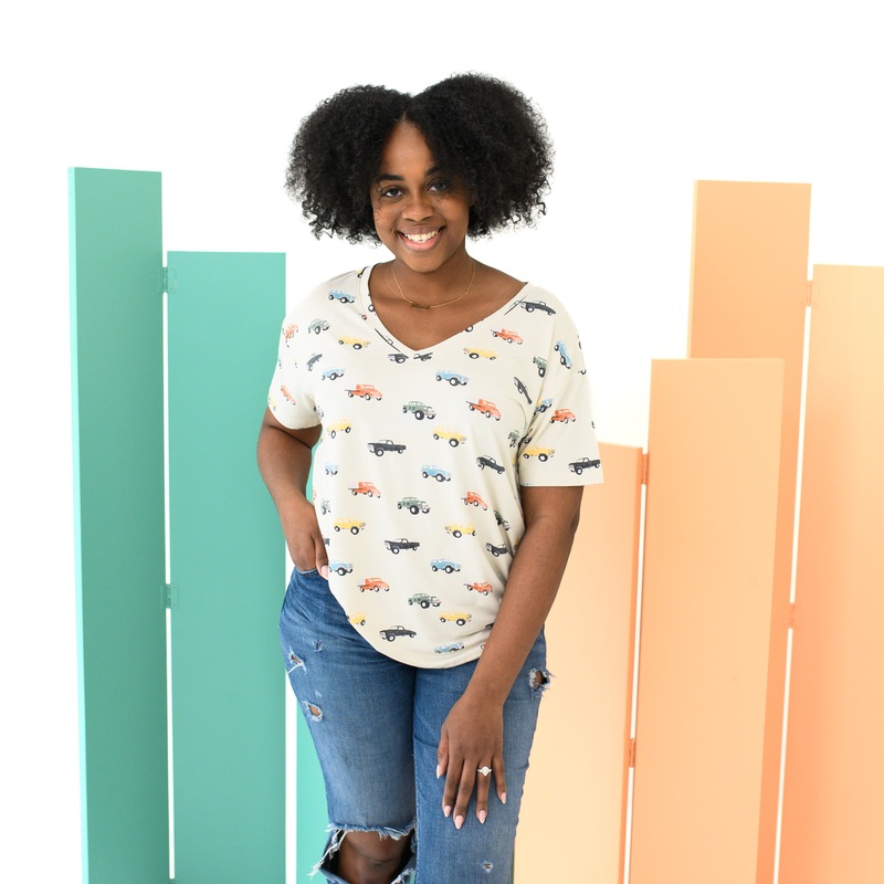 Womens Relaxed Fit V-Neck in Vintage Truck