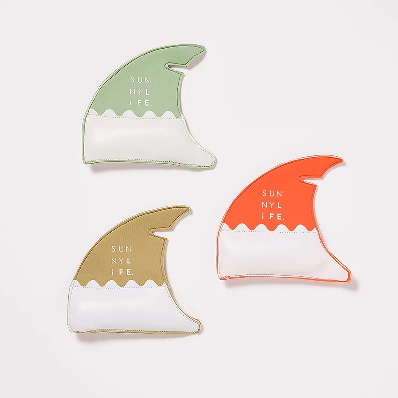 Dive Buddies – Shark Fins