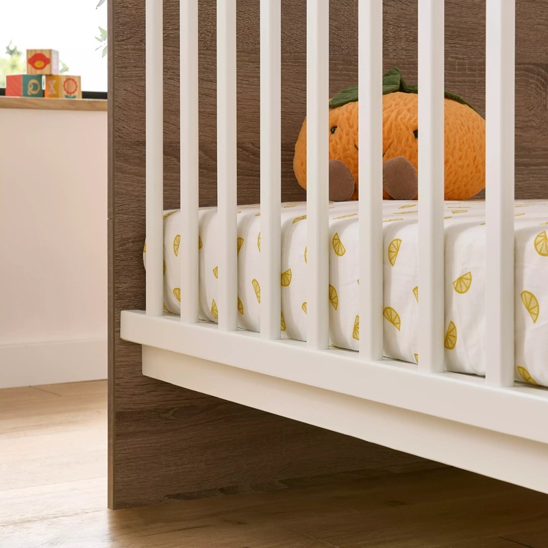 CuddleCo – Enzo Cot Bed – Truffle Oak & White