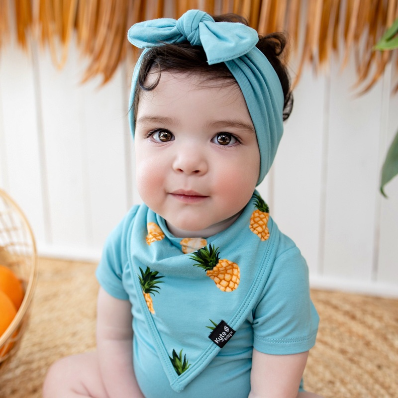 Bib in Pineapple