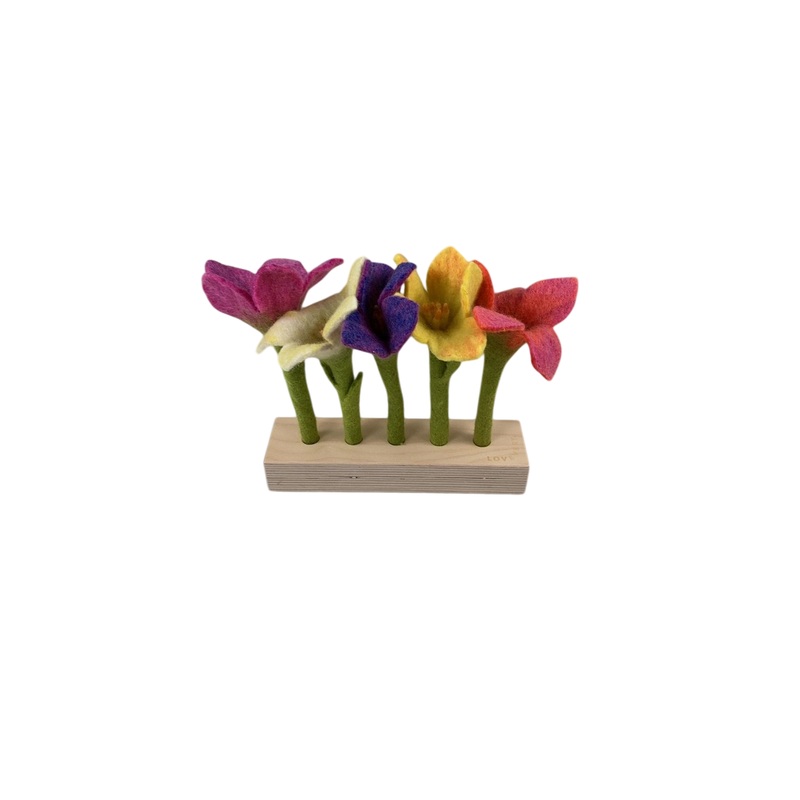 Lovevery Felt Flowers