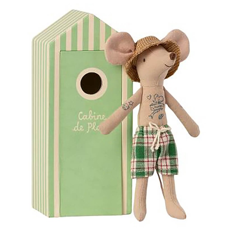 Dad Beach Mouse Doll in Cabin de Plage