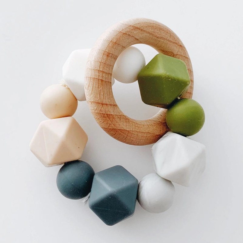 Sugar + Maple Silicone + Beechwood Teether Multi – Grey