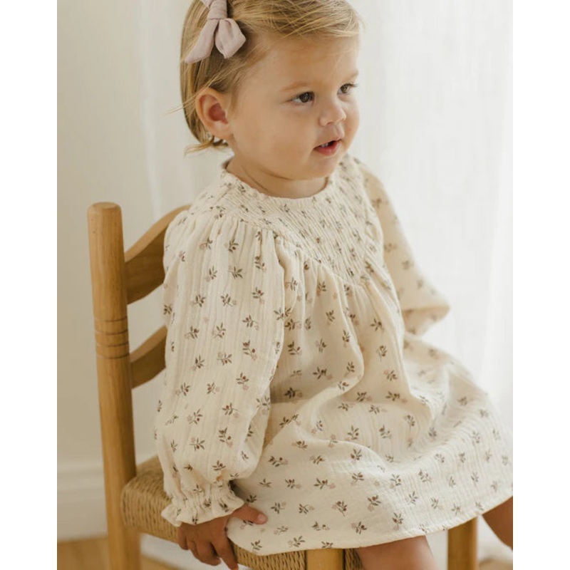 Quincy Mae | V Smocked Dress 0-3m Holly Berry