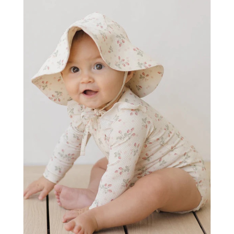 Quincy Mae | Byron Rashguard One-Piece 3-6m Strawberries
